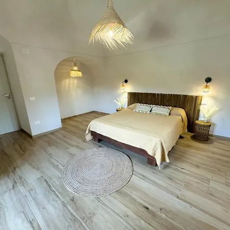 Holiday home Dammuso Alba Radiosa *